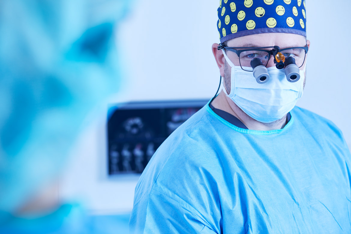 Dr. Geib ist Ihr Zahnarzt und Experte für Oralchirurgie nahe Oberursel.